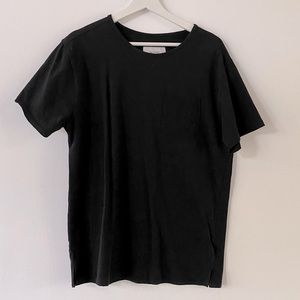 PASSPORT - Black tee